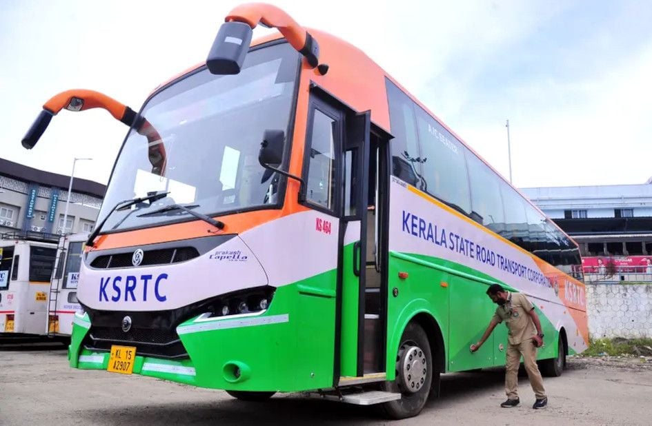 കാസർകോട്‌ ചരിത്രത്തിലെ ഏറ്റവും വലിയ കലക്‌ഷനുമായി കെഎസ്‌ആർടിസി കാസർകോട്‌ ഡിപ്പോ.  18,04,972 രൂപയാണ്‌ ഡിപ്പോയിലെ വിവിധ സർവീസുകളിലൂടെ തിങ്കളാഴ്‌ച ലഭിച്ചത്‌. 