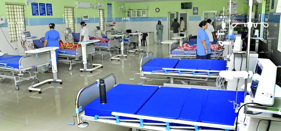 പരപ്പ ബ്ലോക്ക് പഞ്ചായത്ത് പൂടങ്കല്ല് തലൂക്ക് ആശുപത്രിയില് സജ്ജീകരിച്ച ഡയാലിസിസ് യൂണിറ്റ്