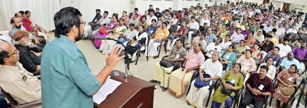 ജില്ലാ വിദ്യാഭ്യാസ സമിതി രൂപീകരണ കൺവൻഷന്‍ പ്രൊഫ. സി രവീന്ദ്രനാഥ് ഉദ്ഘാടനം ചെയ്യുന്നു