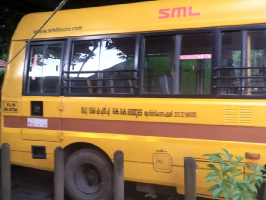 നാദാപുരം റോഡ് ബഡ്സ് സ്കൂളിലെ ബസ്