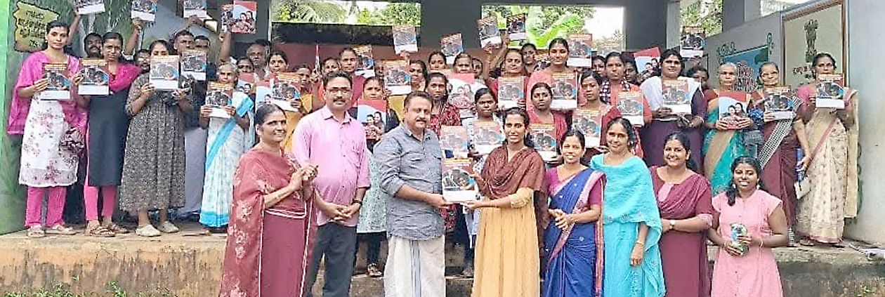 ചാമക്കാല്‍ സ്‌കൂളില്‍ നടപ്പാക്കിയ ‘അമ്മയുടെ ഫോണ്‍ എന്റേതും’ പദ്ധതിയുടെ ഉദ്ഘാടനച്ചടങ്ങിൽനിന്ന് (ഫയൽച്ചിത്രം)