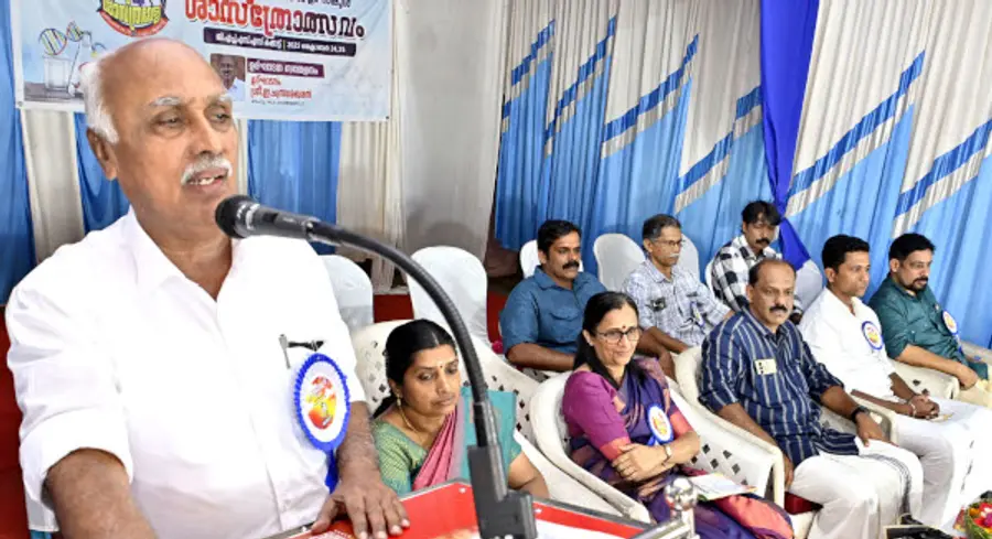 ജില്ലാ സ്കൂൾ ശാസ്ത്രോത്സവം കക്കാട്ട് ഗവ. ഹയർസെക്കൻഡറിയിൽ ഇ ചന്ദ്രശേഖരന് എംഎല്എ
ഉദ്ഘാടനം ചെയ്യുന്നു