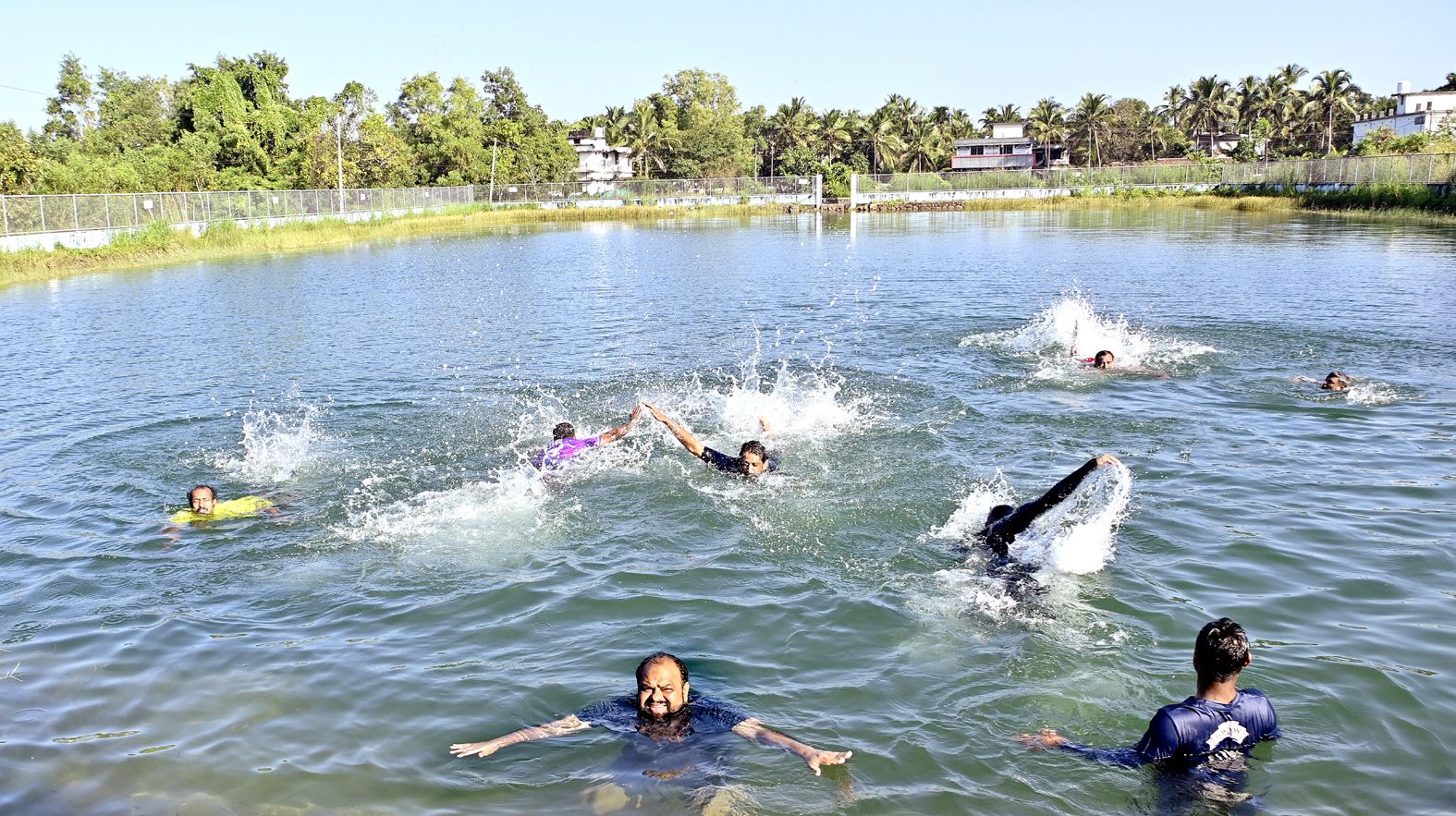 ജില്ലാ പഞ്ചായത്ത്‌ പദ്ധതിയിൽ നവീകരിച്ച നടക്കാവ്‌ കാപ്പുകുളം 