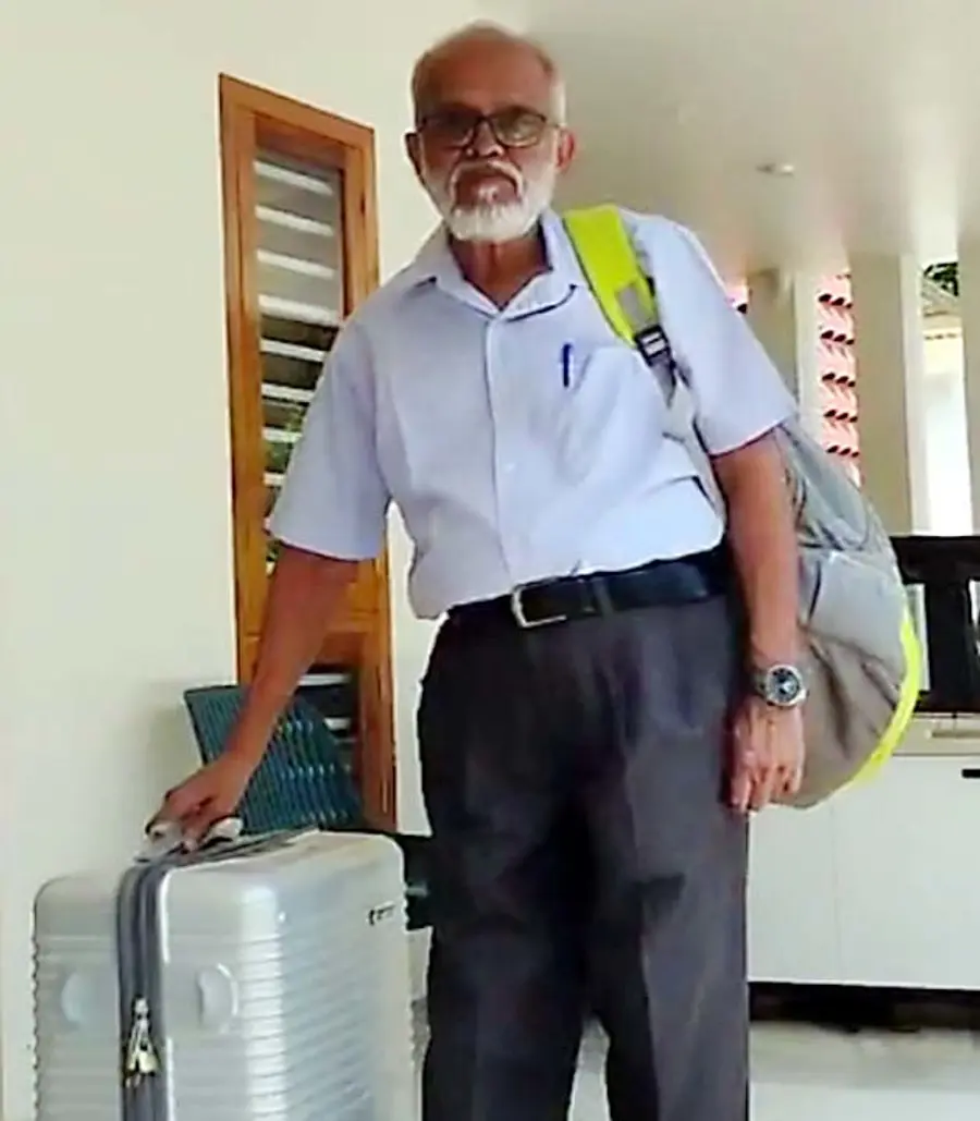 ഓസ്ട്രേലിയയിലേക്കുള്ള യാത്രക്കായി ഡോ. നാരായണൻ പുതുശ്ശേരി