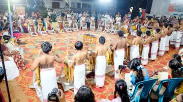 വെള്ളച്ചാൽ സ്വരലയ കലാ കേന്ദ്രത്തിൽ പരിശീലനം നേടിയ കുട്ടികളുടെ പഞ്ചാരിമേളം അരങ്ങേറ്റം