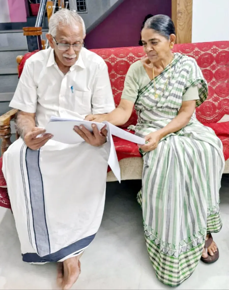 കയനി ജനാർദനനും മുൻ പഞ്ചായത്ത് അംഗമായ ഭാര്യ കെ ജാനകിയും