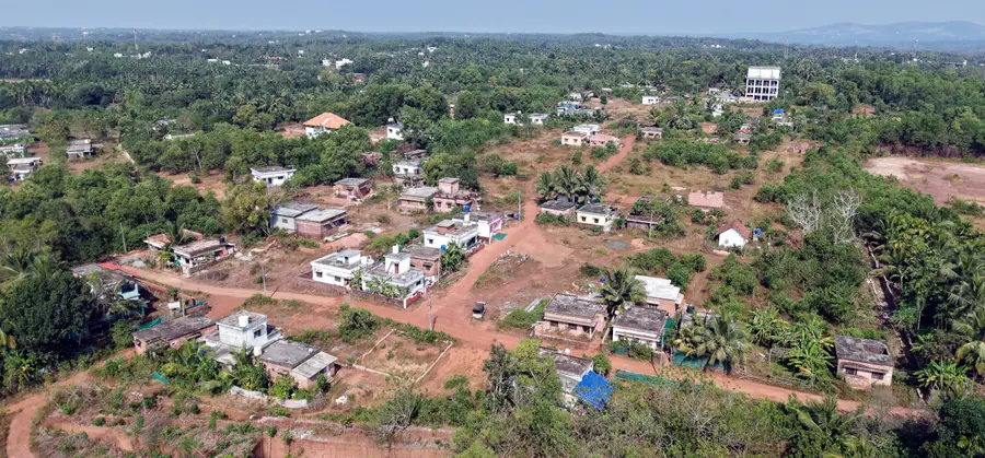 ഏണിയാർപ്പിൽ സംസ്ഥാന സർക്കാർ പതിച്ചുനൽകിയ 14 ഏക്കറിൽ  ലൈഫ്‌ പദ്ധതിയിൽ പൂർത്തിയാക്കിയ  വീടുകളുടെ ആകാശദൃശ്യം
