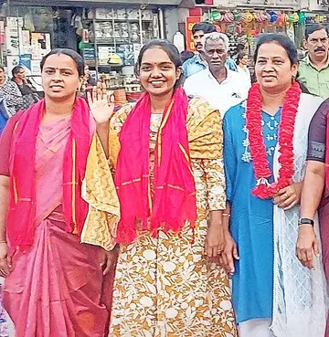 നവ്യ സുരേഷിന്​ പേരാവൂരിൽ നൽകിയ സ്വീകരണം