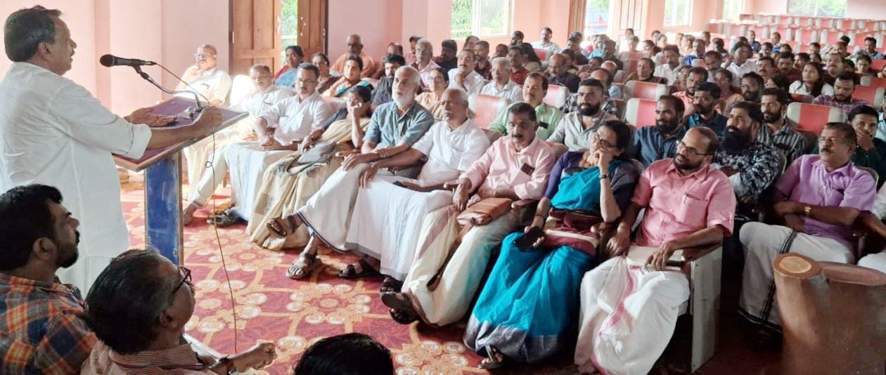 സിഐടിയു ജില്ലാസമ്മേളന സംഘാടക സമിതി രൂപീകരണ യോഗം ഉദുമ ഐശ്വര്യ ഓഡിറ്റോറിയത്തിൽ  സംസ്ഥാന സെക്രട്ടറി ടി കെ രാജൻ ഉദ്ഘാടനംചെയ്യുന്നു