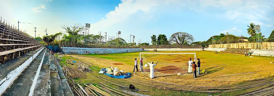വളപട്ടണം ടൗൺ സ്പോർട്സ് ക്ലബ്ബിന്റെ എ കെ കുഞ്ഞിമായൻ ഹാജി സ്‌മാരക സ്വണക്കപ്പ് ഫുട്ബോളിനൊരുങ്ങുന്ന വളപട്ടണം മിനി സ്റ്റേഡിയം