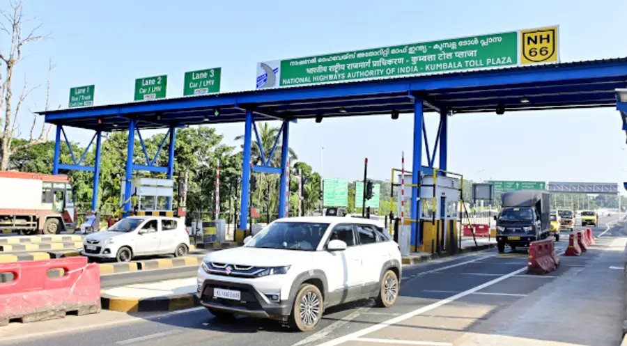 കുമ്പള ആരിക്കാടിയിൽ ദേശീയപാത അതോറിറ്റി സ്ഥാപിച്ച ടോൾബൂത്ത്