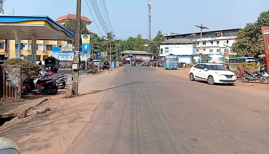 നീലേശ്വരം രാജാ റോഡ്