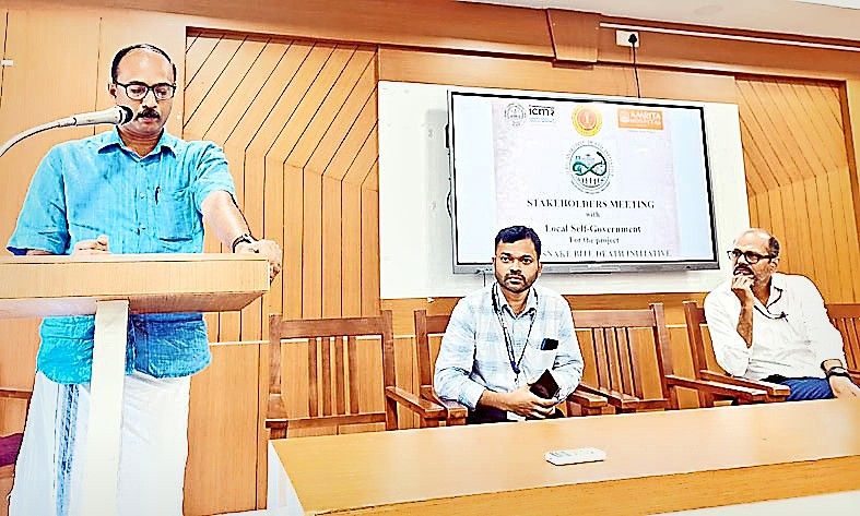 സീറോ സ്‌നേക്ക്‌ബൈറ്റ് ഡെത്ത് ഇനീഷ്യേറ്റീവ് പ്രൊജക്ടിന്റെ ഭാഗമായി ജില്ലയിലെ തെരഞ്ഞെടുക്കപ്പെട്ട തദ്ദേശസ്ഥാപന പ്രതിനിധികള്‍ക്കായി സംഘടിപ്പിച്ച പരിശീലനം ജില്ലാപഞ്ചായത്ത് പ്രസിഡന്റ് ബിനോയ് കുര്യന്‍ ഉദ്ഘാടനം ചെയ്യുന്നു