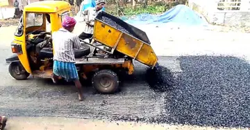 എല്ലാമേഖലയിലും കേന്ദ്രസർക്കാർ വിലക്കയറ്റം അടിച്ചേൽപ്പിക്കുമ്പോൾ ദുരിതം അനുഭവിക്കുന്നത്‌ പൊരിവെയിലത്ത്‌ പണിയെടുക്കുന്ന സാധാരണ തൊഴിലാളികളെ. 