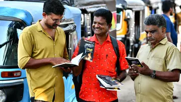 ഇളങ്കോ ഓടൈ പുസ്തക വിൽപ്പനയിൽ  ഫോട്ടോ : മിഥുൻ അനില മിത്രൻ