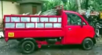 കെഎസ്ഇബി അലൂമിനിയം കമ്പി മോഷ്ടിച്ചകേസിൽ പൊലീസ്
കസ്റ്റഡിയിലെടുത്ത വാഹനം