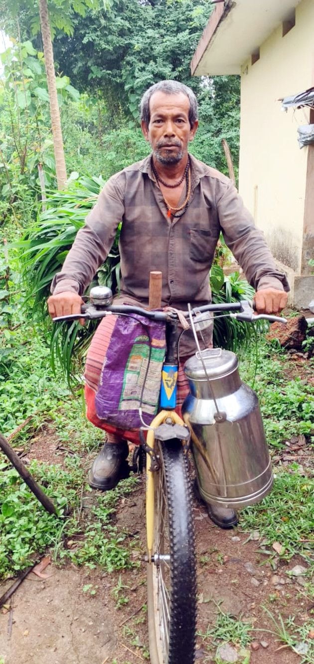 സൈക്കിളില്‍ പാല്‍വിതരണം നടത്തുന്ന ഉത്തം 
