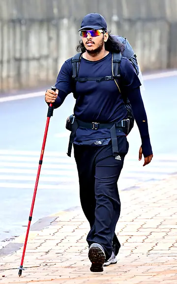 ഹമൂദ് ദേശീയപാതയിലൂടെ മഞ്ചേശ്വരത്ത് എത്തിയപ്പോൾ