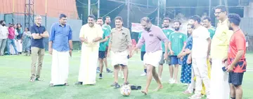ഫുട്ബോൾ ടൂർണമെന്റ് ജില്ലാ സ്പോർട്സ് കൗൺസിൽ  പ്രസിഡണ്ട് പി നിഖില്‍ ഉദ്ഘാടനം ചെയ്യുന്നു
