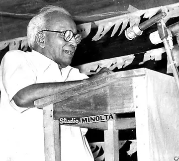 ഇ എം എസ്  ഉദുമയിൽ പ്രസംഗിക്കുന്നതിന്റെ രത്നാകരൻ പകർത്തിയ ചിത്രം