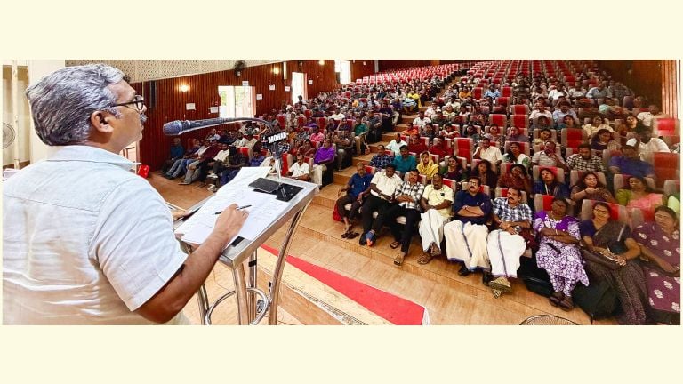 എൻജിഒ യൂണിയൻ തിരുവനന്തപുരം നോർത്ത് ജില്ലാ കൗൺസിൽ യോഗം സംസ്ഥാന പ്രസിഡന്റ്‌ എം എ അജിത് കുമാർ ഉദ്ഘാടനം ചെയ്യുന്നു