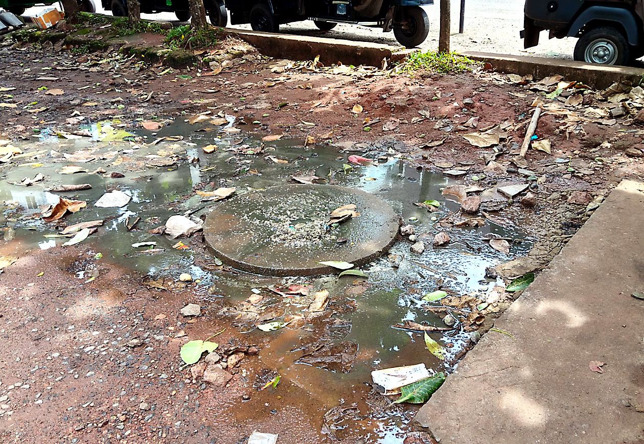 പുതിയ ബസ്‌സ്റ്റാൻഡ്‌ പരിസരത്ത്‌ തളംകെട്ടിക്കിടക്കുന്ന മാലിന്യം