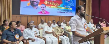 ജില്ലാ പ്ലസ് വൺ പ്രവേശനോത്സവം ടി ഒ മോഹനൻ എംഎൽഎ ഉദ്ഘാടനം ചെയ്യുന്നു