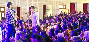 കണ്ണൂർ സർവകലാശാല യൂണിയൻ കാർണിവൽ ‘ഡി - ഫോക്കി’ൽ നടന്ന വയലിൻ ഫ്യൂഷൻ