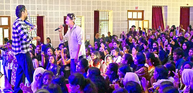 കണ്ണൂർ സർവകലാശാല യൂണിയൻ കാർണിവൽ ‘ഡി - ഫോക്കി’ൽ നടന്ന വയലിൻ ഫ്യൂഷൻ