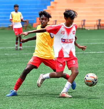 സംസ്ഥാനതല സ്കൂൾ സുബ്രതോ കപ്പ് ഫുട്ബോൾ ടൂർണമെന്റിൽ സെന്റ് അഗസ്റ്റിൻ സ്കൂൾ കുട്ടനെല്ലൂർ തൃശൂരും ജി വി രാജ സ്പോർട്സ് സ്കൂൾ തിരുവനന്തപുരവും തമ്മിലുള്ള
മത്സരത്തിൽ നിന്ന്