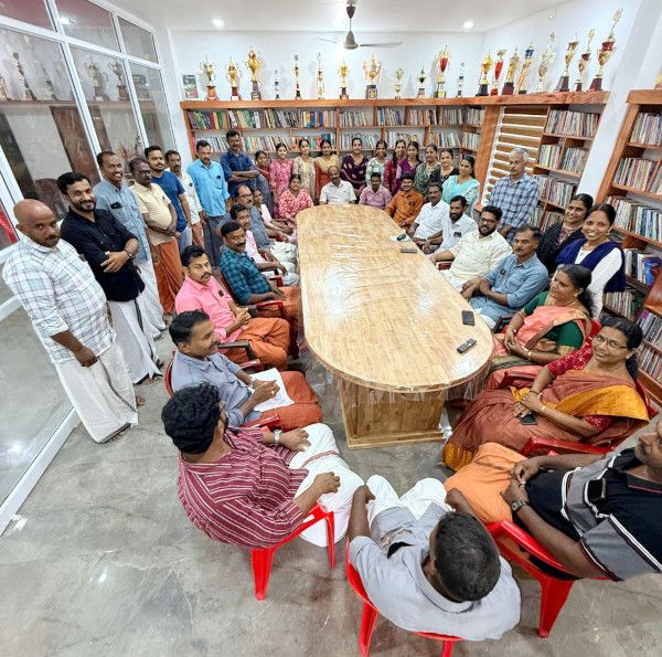 ബേത്തൂർപ്പാറ എം ജി വായനശാലയുടെ പുതിയ റീഡിങ്‌ റൂം ഹാളിന്റെ ഉദ്‌ഘാടന ചടങ്ങിൽ അതിഥികളും വായനശാല പ്രവർത്തകരും ഒത്തുകൂടിയപ്പോൾ(ഫയൽ ചിത്രം)