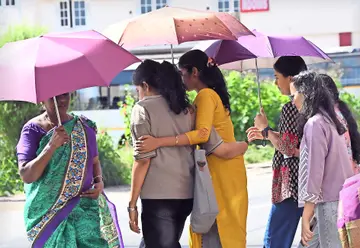 കാലവർഷമാണ്‌