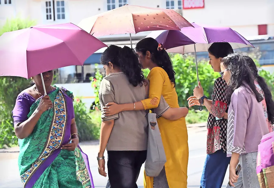 കാലവർഷമാണ്