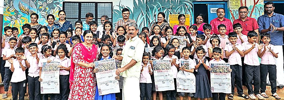 കീഴ്‌മാല എഎൽപി സ്‌കൂളിൽ ദേശാഭിമാനി അക്ഷരമുറ്റം പദ്ധതി കൊല്ലമ്പാറ ക്ഷീരോൽപാദക സഹകരണ  സംഘം  പ്രസിഡന്റ്‌ എൻ രമണൻ ഉദ്‌ഘാടനംചെയ്യുന്നു