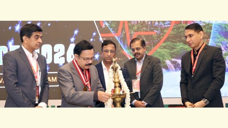 ഐസിസികെ വാർഷിക സമ്മേളനം പ്രസിഡന്റ് ഡോ. കെ ശിവപ്രസാദ് ഉദ്ഘാടനം ചെയ്യുന്നു