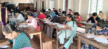 മുള്ളേരിയ ജിവിഎച്ച്എസ്എസ്സിൽ പച്ച മലയാളം പരീക്ഷയെഴുതുന്നവർ