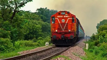 കപൂർത്തല ഫാക്ടറിയിൽ 734 പഞ്ചാബിലെ കപൂർത്തലയിലുള്ള ഇന്ത്യൻ റെയിൽവേയുടെ റെയിൽ കോച്ച് ഫാക്ടറിയിൽ (RCF) വിവിധ ട്രേഡുകളിലായി 734 അപ്രന്റീസ് ഒഴിവുകളിലേക്ക് അപേക്ഷ ക്ഷണിച്ചു.