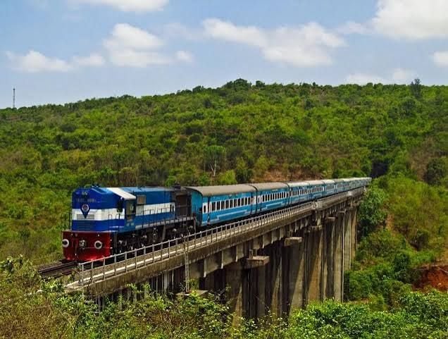   കൊങ്കൺ റെയിൽവേ കോർപറേഷൻ ലിമിറ്റഡ് (KRCL) നാഷണൽ അപ്രന്റീസ്ഷിപ്പ് ട്രെയിനിങ് സ്കീം വഴി വിവിധ അപ്രന്റീസ് തസ്തികകളിലേക്ക് അപേക്ഷ ക്ഷണിച്ചു. 