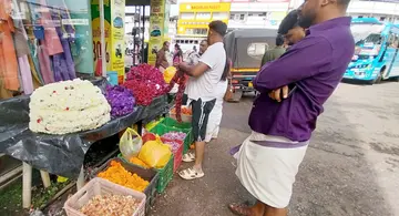 കാഞ്ഞങ്ങാട് നഗരത്തിലെ പൂ വിൽപ്പന