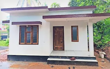 കലിക്കറ്റ് എയർപോർട്ട് ബിസ്മി കൾചറൽ സെന്ററിന്റെ സഹകരണത്തോടെ
കീഴ്മാടം - നോർത്ത് മേനപ്രത്തുള്ള കുടുംബത്തിന് കബീർ നിർമിച്ചുനൽകിയ വീട്