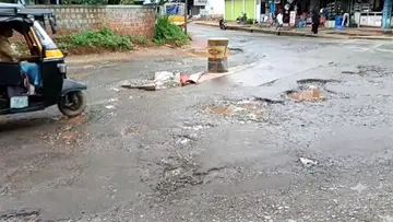 നീലേശ്വരം – ഇടത്തോട് റോഡിൽ തകർന്ന കോൺവെന്റ്‌ ജങ്ഷൻ ഭാഗം