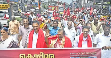 എം പ്രകാശൻ നയിക്കുന്ന കർഷകസംഘം സംസ്ഥാന സമ്മേളന കൊടിമര ജാഥയ്ക്ക് തളിപ്പറമ്പിൽ നൽകിയ സ്വീകരണം