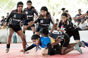 സംസ്ഥാന സ്കൂൾ ഗെയിംസിന്റെ ഭാഗമായി തൃക്കരിപ്പൂരിൽ നടന്ന സബ് ജൂനിയർ ഗേൾസ് കബഡി മത്സരത്തിൽ  കാസർകോടും തൃശ്ശൂരും ഏറ്റുമുട്ടിയപ്പോൾ