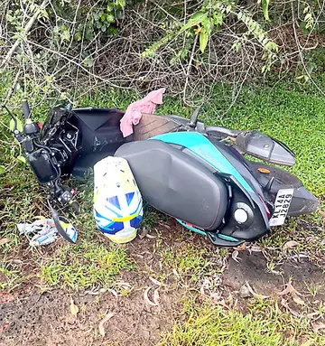 ബോവിക്കാനം -ഇരിയണ്ണി -എരിഞ്ഞിപ്പുഴ റോഡിൽ മഞ്ചക്കല്ലിൽ
കാട്ടുപോത്ത് ഇടിച്ച സ്കൂട്ടർ