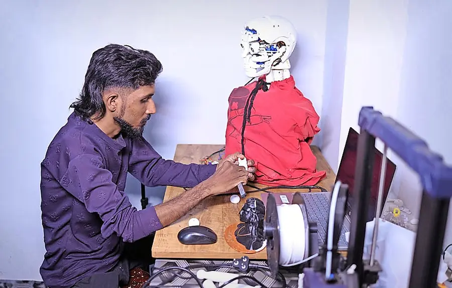 ആകാശ് റോബോട്ട് നിർമാണത്തിൽ