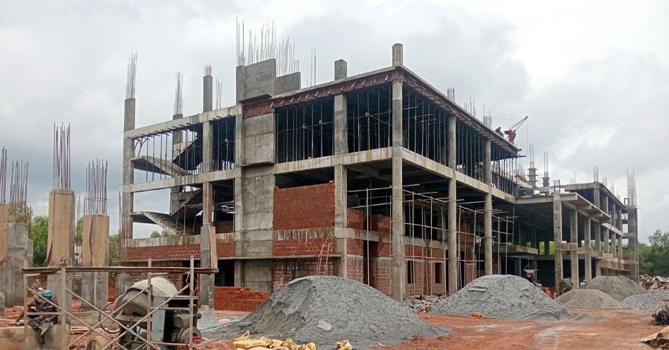 ചട്ടഞ്ചാലിൽ നിർമാണ പ്രവൃത്തി ധ്രുതഗതിയിൽ പുരോഗമിക്കുന്ന ക്രിട്ടിക്കൽ കെയർ ആശുപത്രി യൂണിറ്റ്