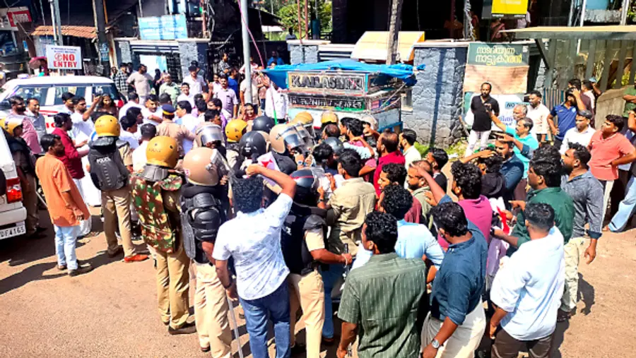 കാഞ്ഞങ്ങാട്ട്‌ മന്ത്രി ഒ ജെ ജെനീഷിനെതിരെ ഡിവൈഎഫ്ഐ പ്രവർത്തകർ നടത്തിയ പ്രതിഷേധം