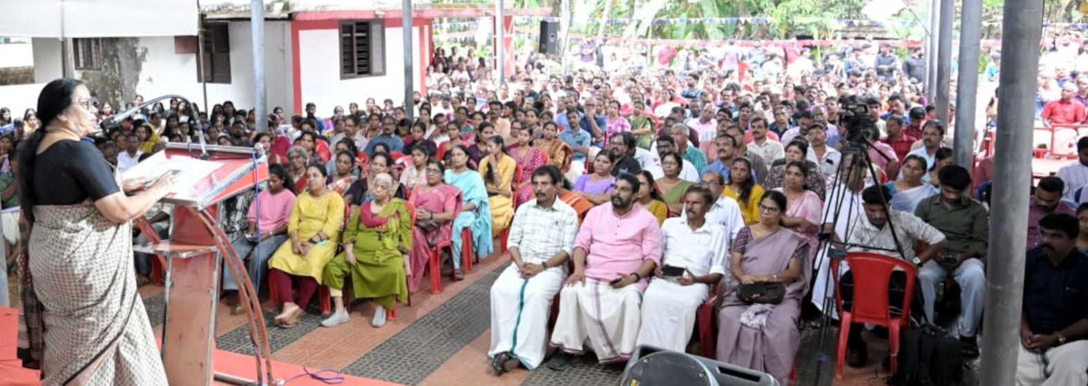 ബാലസംഘം സംസ്ഥാന സമ്മേളന സംഘാടക സമിതി രൂപീകരണയോഗം നീലേശ്വരം പാലായിയിൽ  പി കെ ശ്രീമതി ഉദ്ഘാടനംചെയ്യുന്നു  ​
