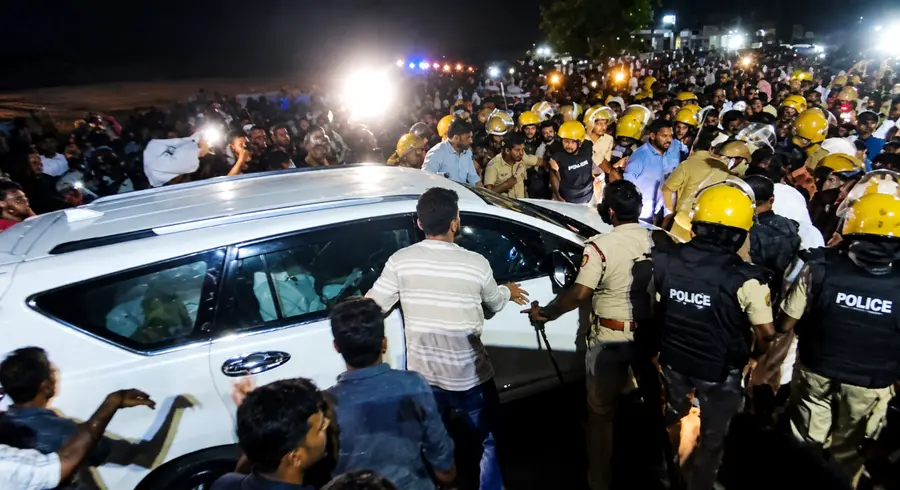 വ്യാഴം വെെകിട്ട് നടക്കാവിൽ മന്ത്രി ഒ ജെ ജെനീഷ് എത്തിയപ്പോൾ