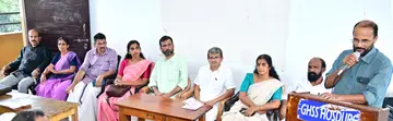 അക്ഷരമുറ്റം ടാലന്റ് ഫെസ്റ്റ് ജില്ലാ മത്സരത്തിന്റെ സംഘാടകസമിതി രൂപീകരണം കാഞ്ഞങ്ങാട് നഗരസഭ ചെയർമാൻ വി വി രമേശൻ ഉദ്‌ഘാടനം ചെയ്യുന്നു